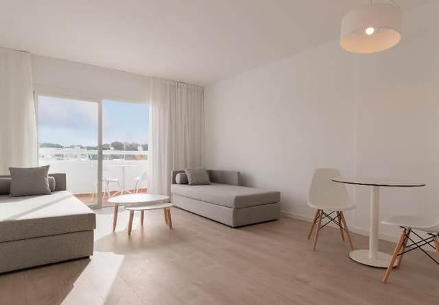 APARTMENT SEA VIEW