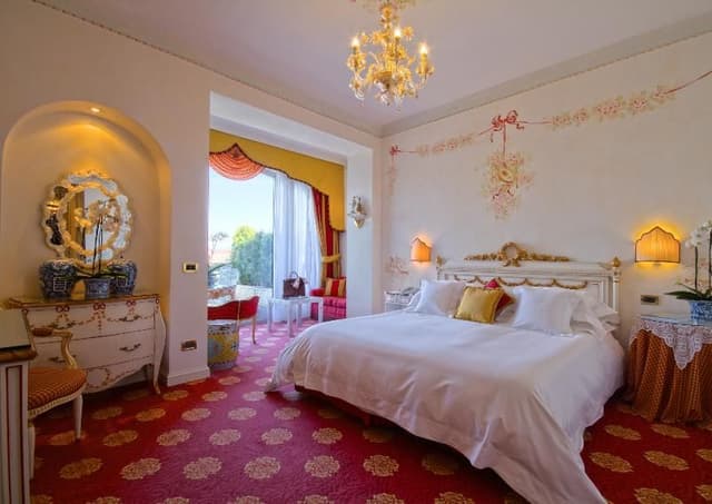 JUNIOR SUITE LAKE VIEW