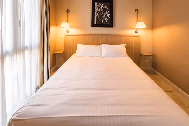 SUITE ONE BEDROOM