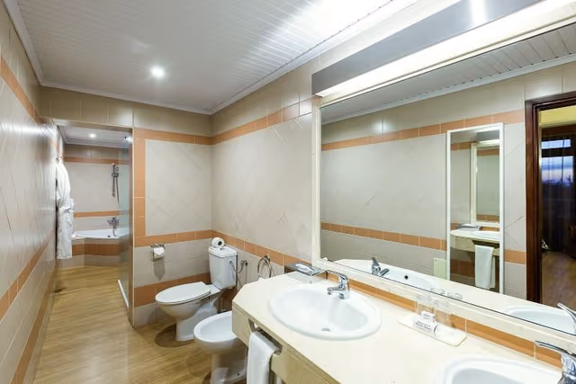 SUITE ONE BEDROOM
