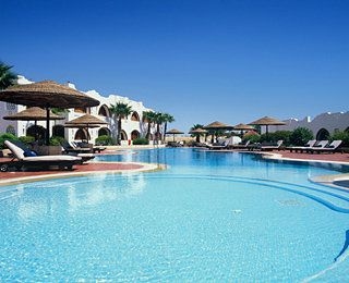 Domina Coral Bay Prestige Pool1