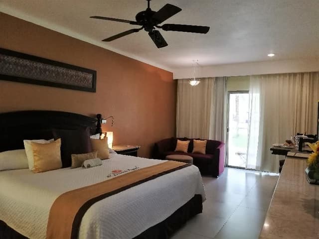JUNIOR SUITE BEACH FRONT