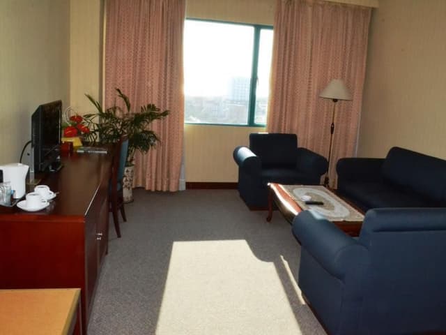SUITE KING SIZE BED