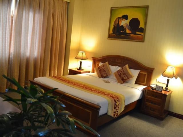 SUITE KING SIZE BED