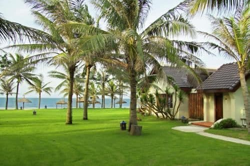 Bungalow Double Room with Beachfront View