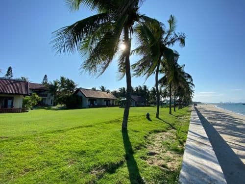 Bungalow Double Room with Beachfront View