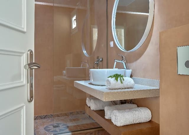 STUDIO WITH PRIVATE POOL
