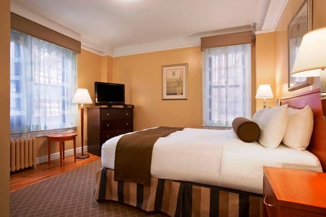 SUITE ONE BEDROOM