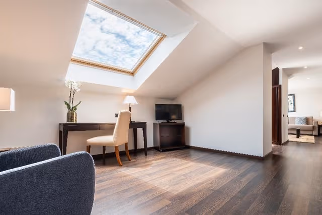 FAMILY ROOM STANDARD