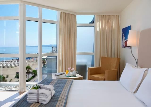 SUITE DELUXE SEA VIEW