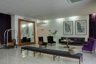 Broadway Hotel & Suites1