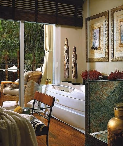 JUNIOR SUITE TWO BEDS