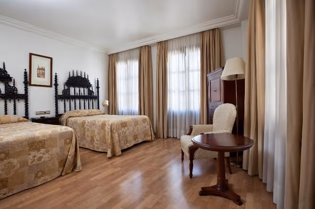 DOUBLE SUPERIOR KING BED