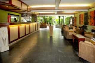 Bay Village Tropical Retreat