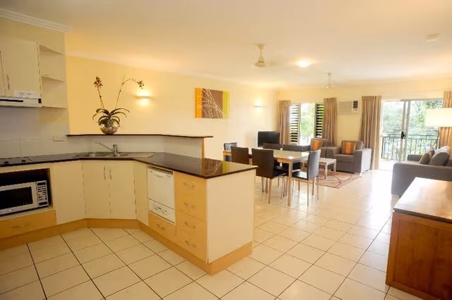 APARTMENT THREE BEDROOMS