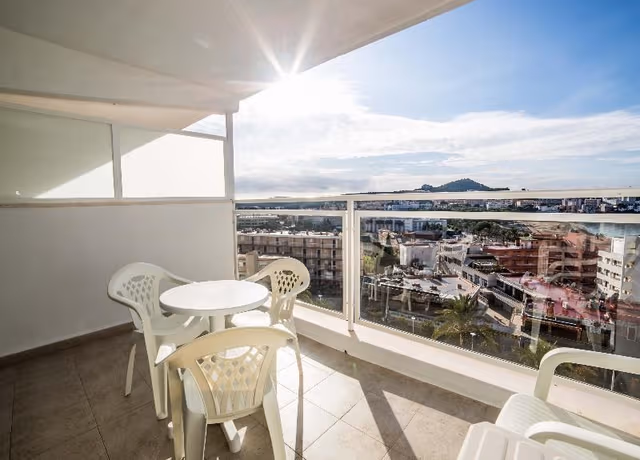 APARTMENT SEA VIEW