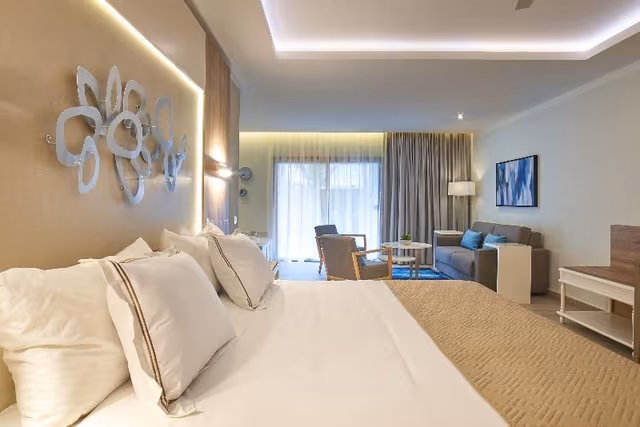 JUNIOR SUITE DELUXE SIDE SEA VIEW