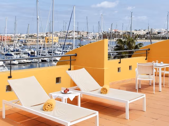 APARTMENT WITH TERRACE