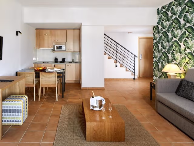 APARTMENT WITH TERRACE