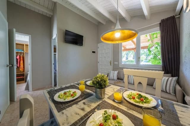 BUNGALOW CAPACITY 6