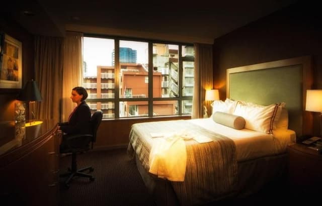 DOUBLE QUEEN SIZE BED