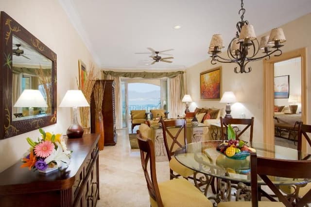 SUITE ONE BEDROOM