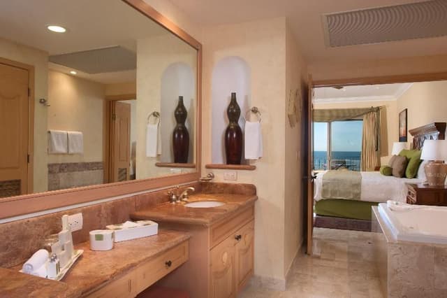 SUITE TWO BEDROOMS