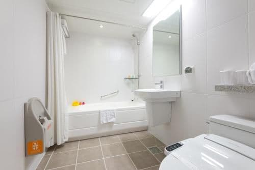 Family Suite (2 Adults + 2 Children) - Non-Smoking