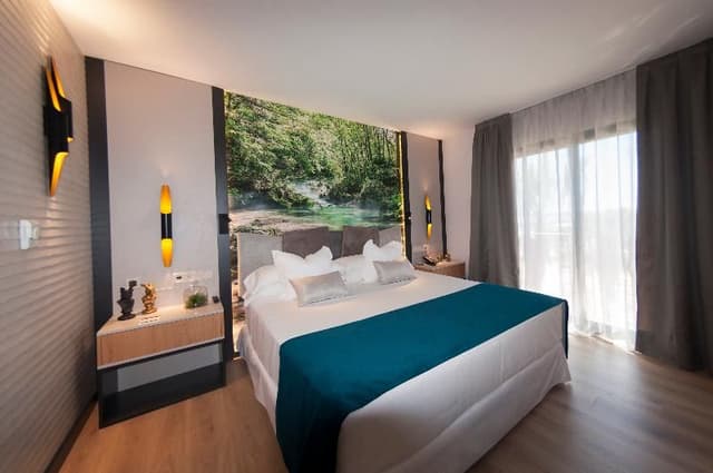 JUNIOR SUITE WITH JACUZZI