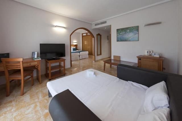 JUNIOR SUITE CAPACITY 4