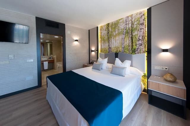 JUNIOR SUITE WITH JACUZZI