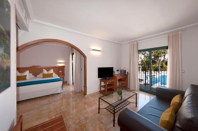 JUNIOR SUITE CAPACITY 1