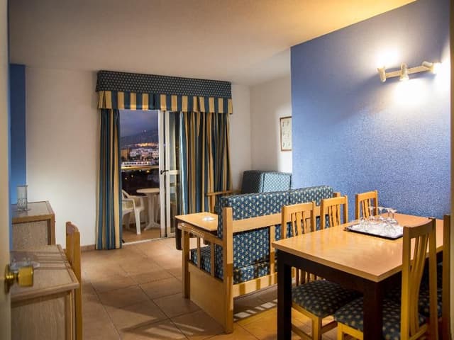 APARTMENT CAPACITY 7 THREE BEDROOMS