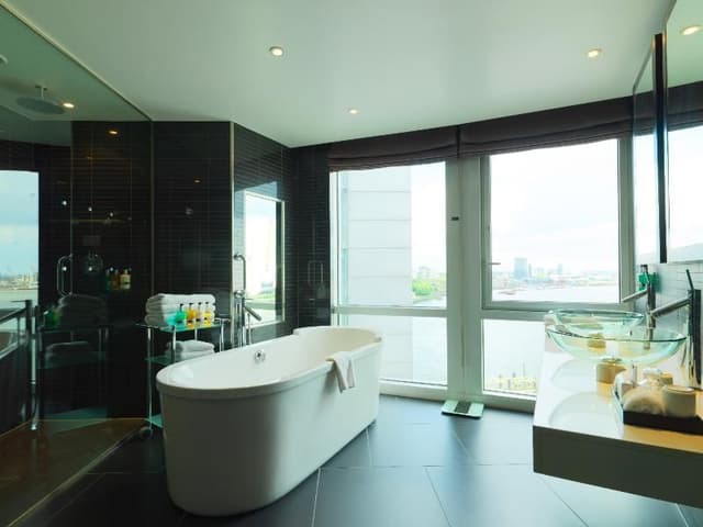 SUITE ONE BEDROOM