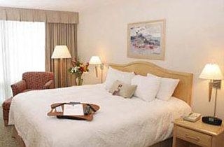 Hampton Inn & Suites by Hilton Downtown Vancouver1