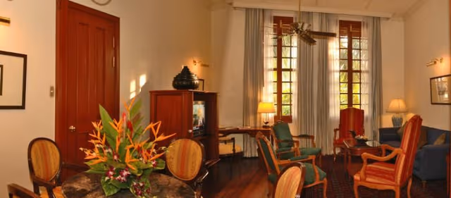 SUITE EXECUTIVE