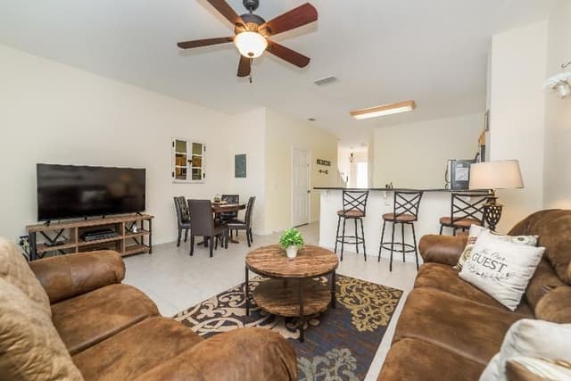TOWNHOME THREE BEDROOMS