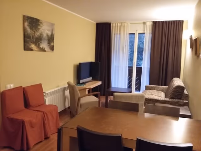 APARTMENT CAPACITY 6 TWO BEDROOMS
