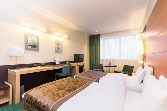 TWIN DELUXE TWO BEDS