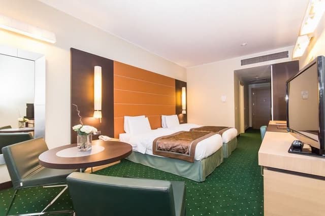 TWIN DELUXE TWO BEDS