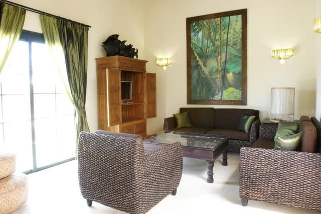 VILLA CAPACITY 4