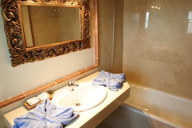 VILLA CAPACITY 4