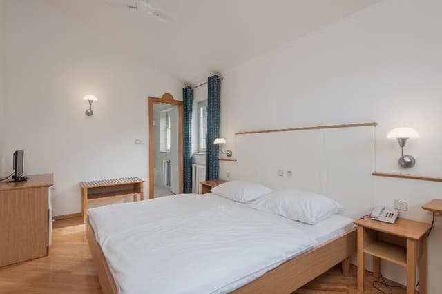 APARTMENT ONE BEDROOM