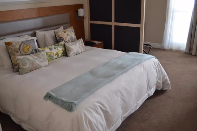 SUITE ONE BEDROOM