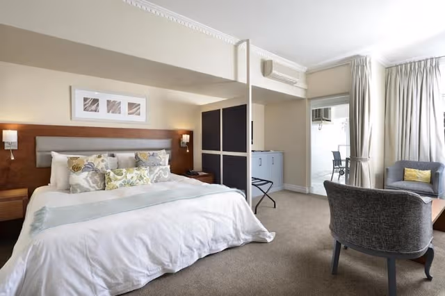 SUITE ONE BEDROOM
