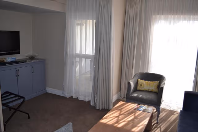 SUITE ONE BEDROOM