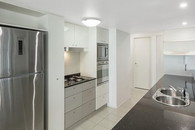 APARTMENT THREE BEDROOMS