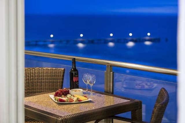 APARTMENT OCEAN VIEW TWO BEDROOMS