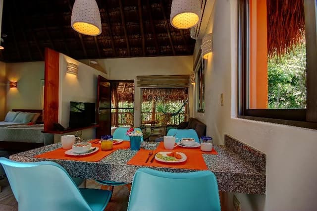 BUNGALOW GARDEN VIEW