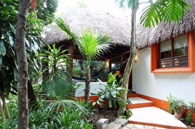 BUNGALOW GARDEN VIEW